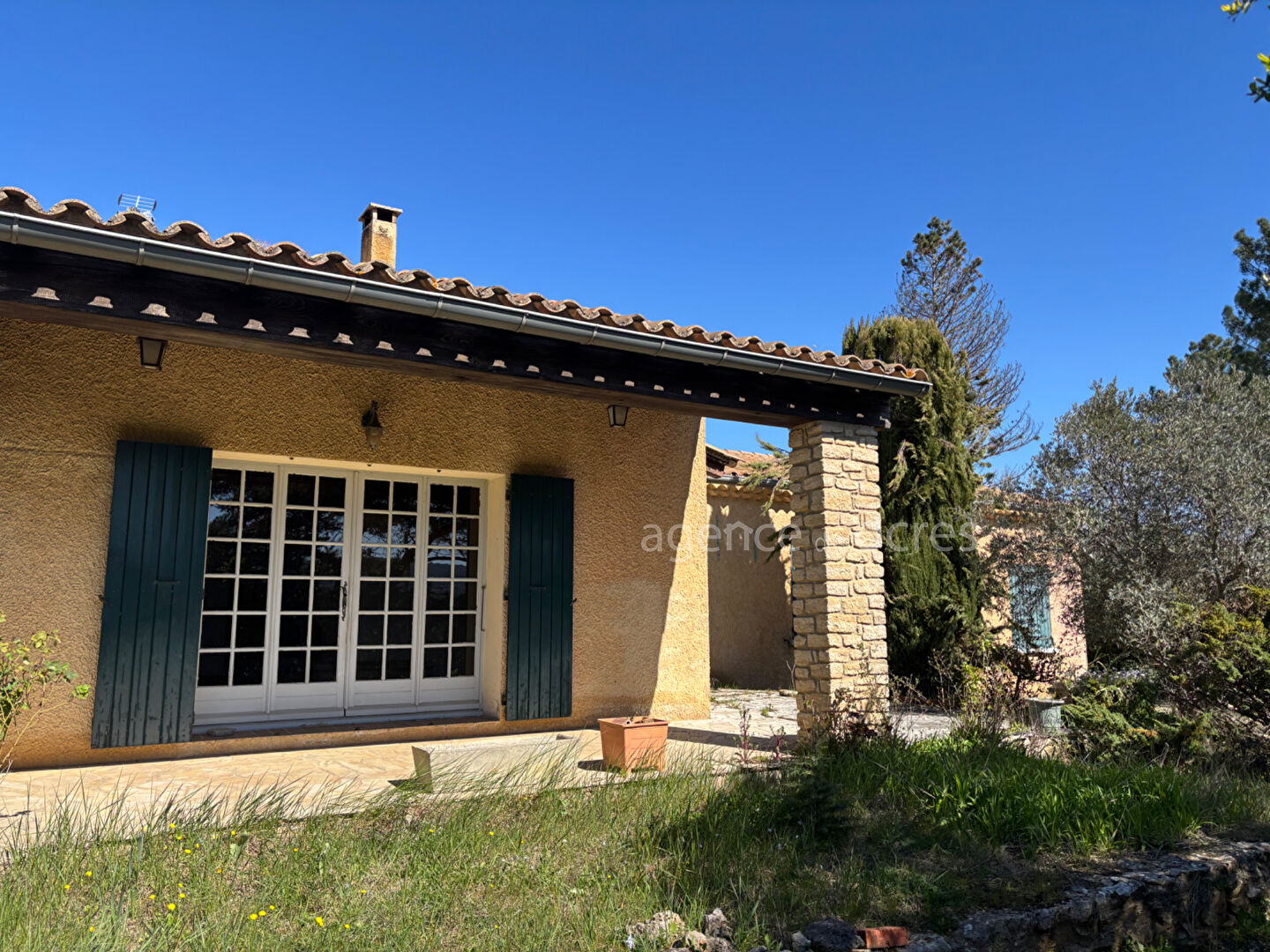 House to renovate with great potential in Roussillon (84220)
