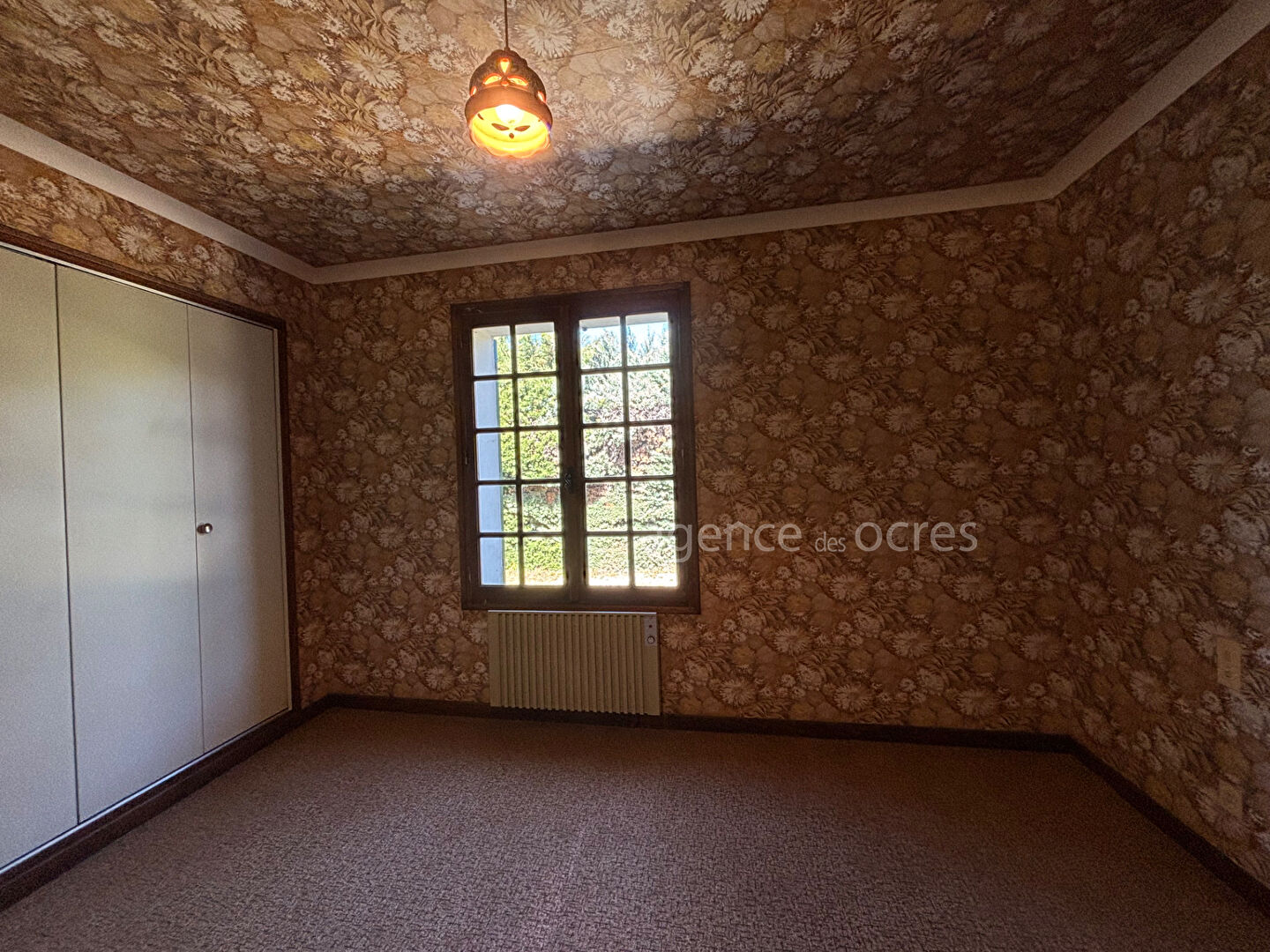 House to renovate with great potential in Roussillon (84220)