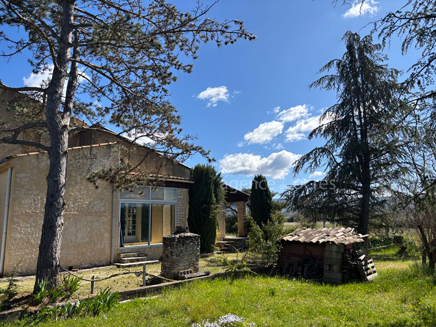 House to renovate with great potential in Roussillon (84220)