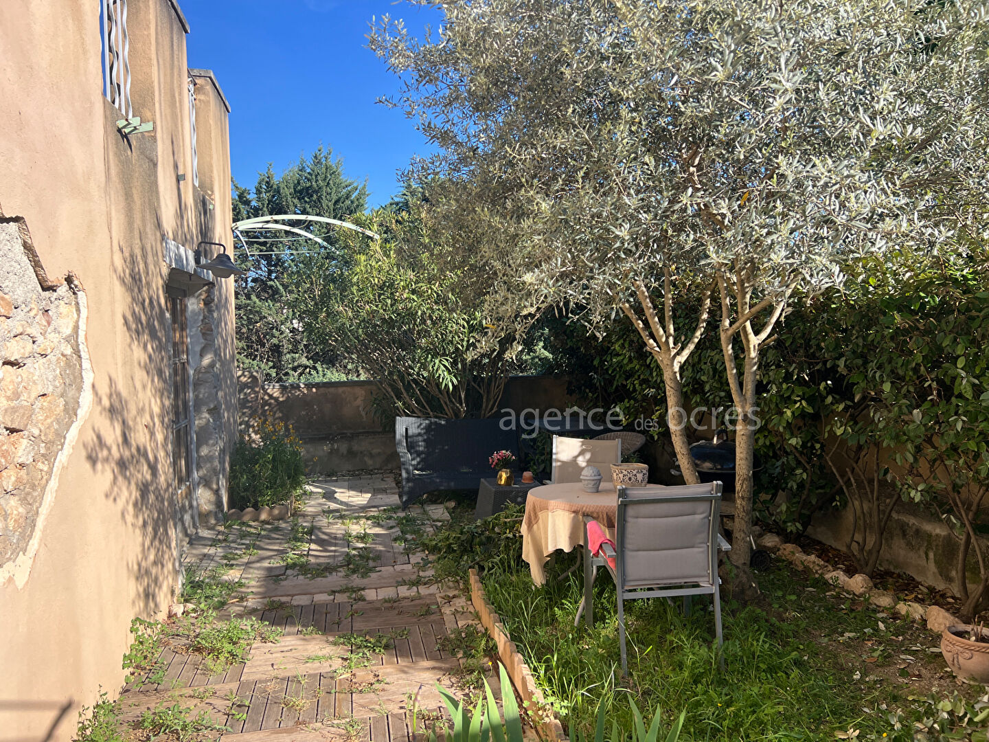Village house 150sqm with garden in Rustrel