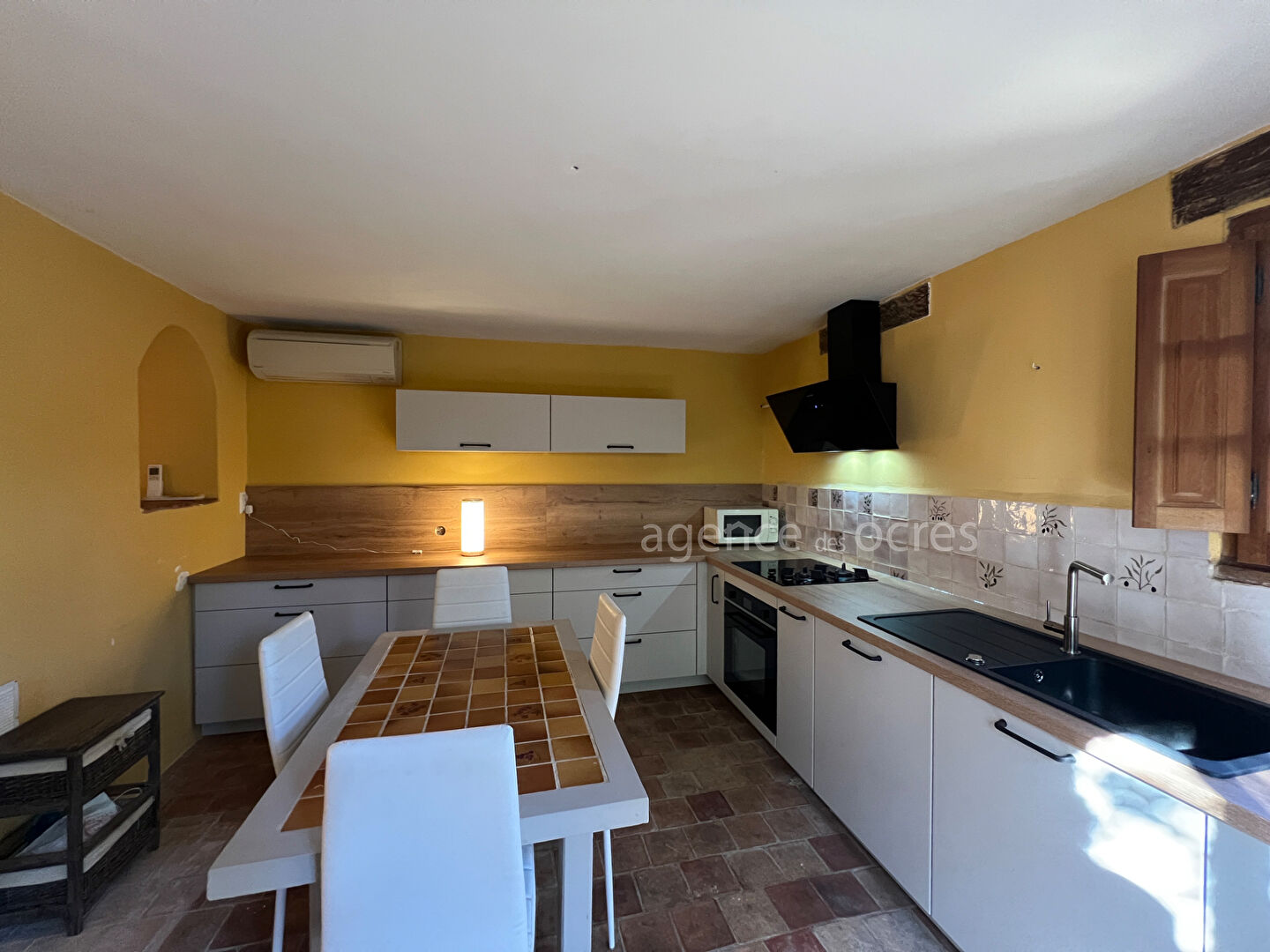 Village house 150sqm with garden in Rustrel