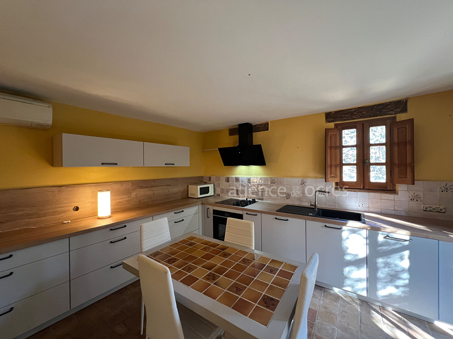 Village house 150sqm with garden in Rustrel