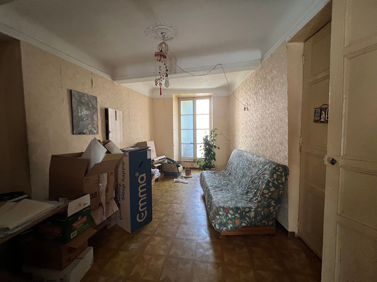 Building in the city center of Apt, 340sqm