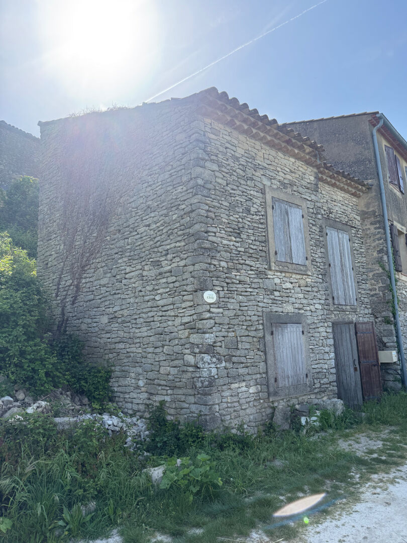 SAIGNON village, Bâti à rénover entièrement avec vue et jardin.