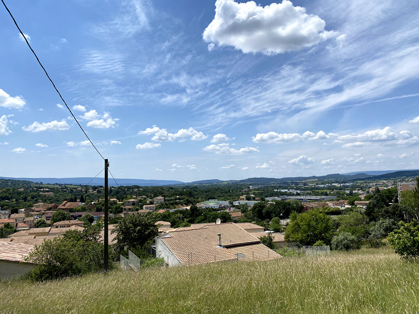 APT Maison de plain-pied avec jardin, au calme et proche du centre-ville