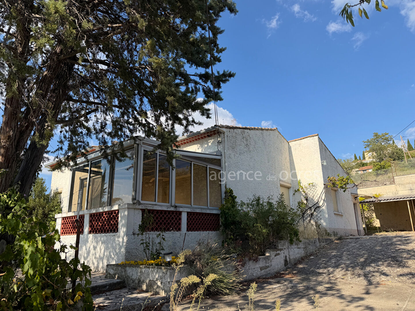 APT Maison de plain-pied avec jardin, au calme et proche du centre-ville