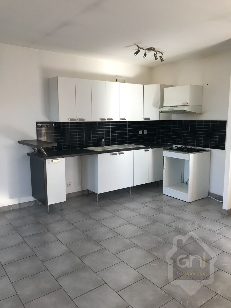 Photo APPARTEMENT T3 au 1er étage À SEILLONS image 1/6