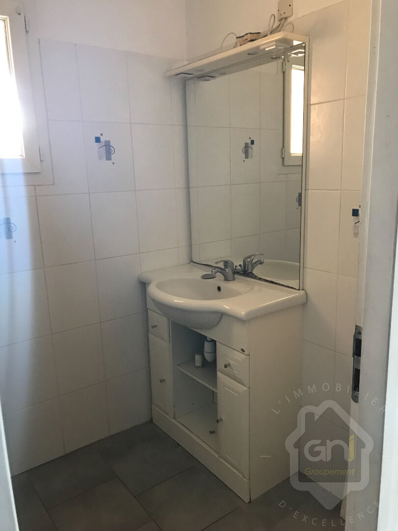 Photo APPARTEMENT T3 au 1er étage À SEILLONS image 4/6