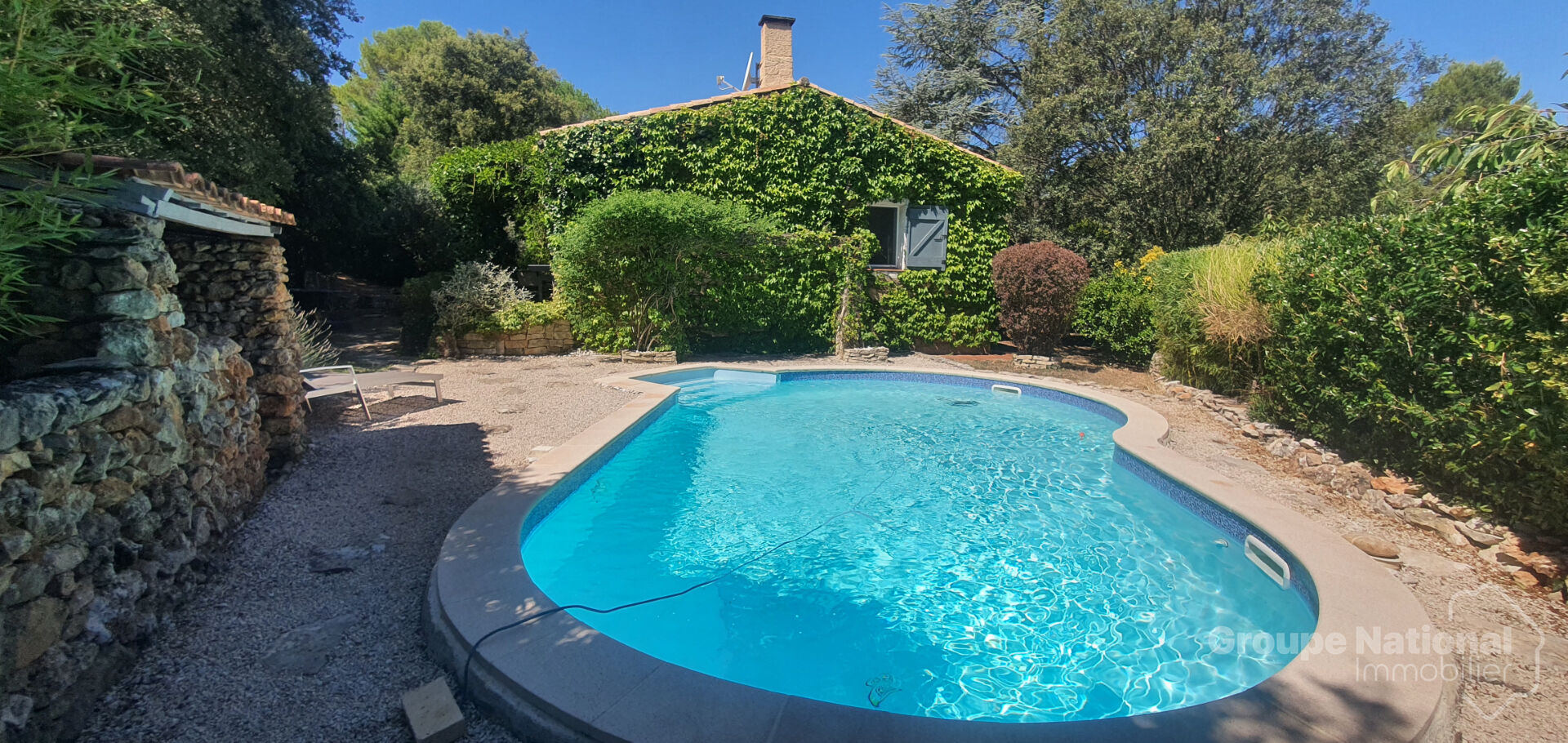 Villa plain pied avec piscine