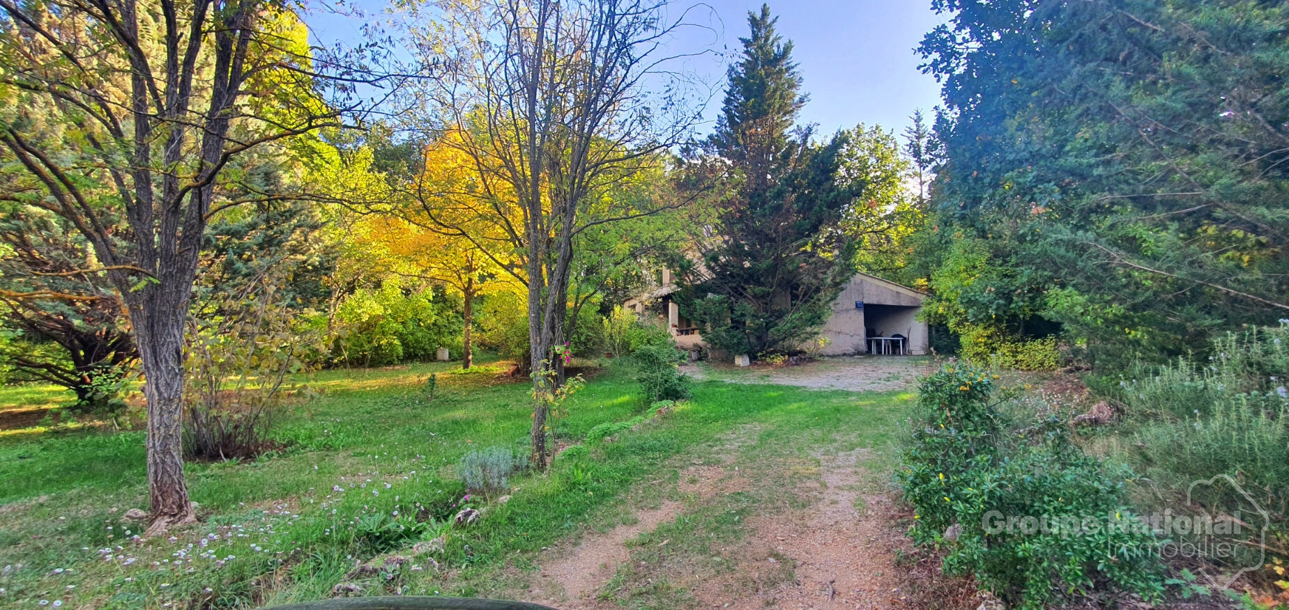 Photo Charmante villa traditionnelle blottie au coeur de la nature image 5/6