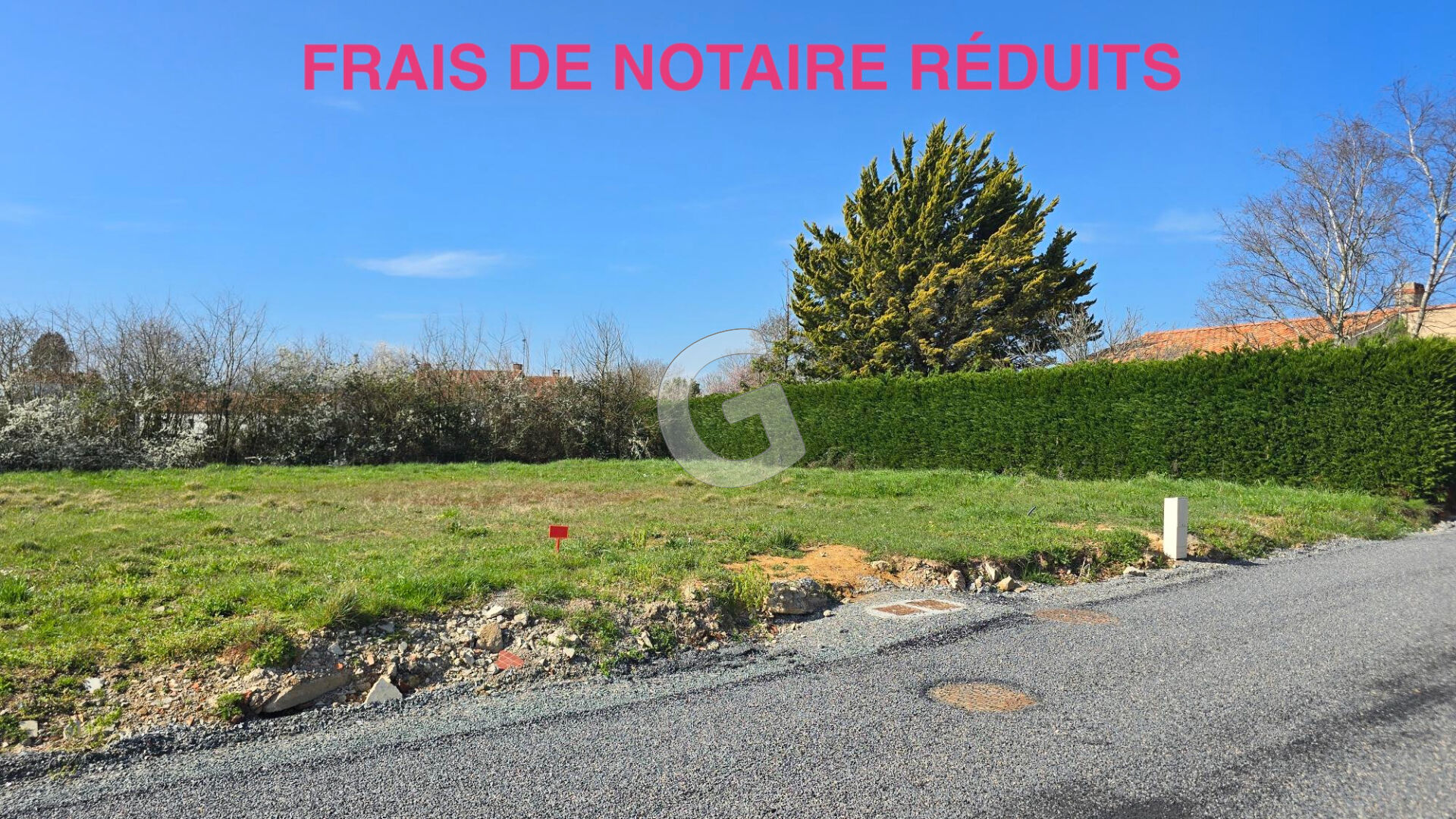 Terrain viabilisé à vendre à Saint Hilaire la Forêt