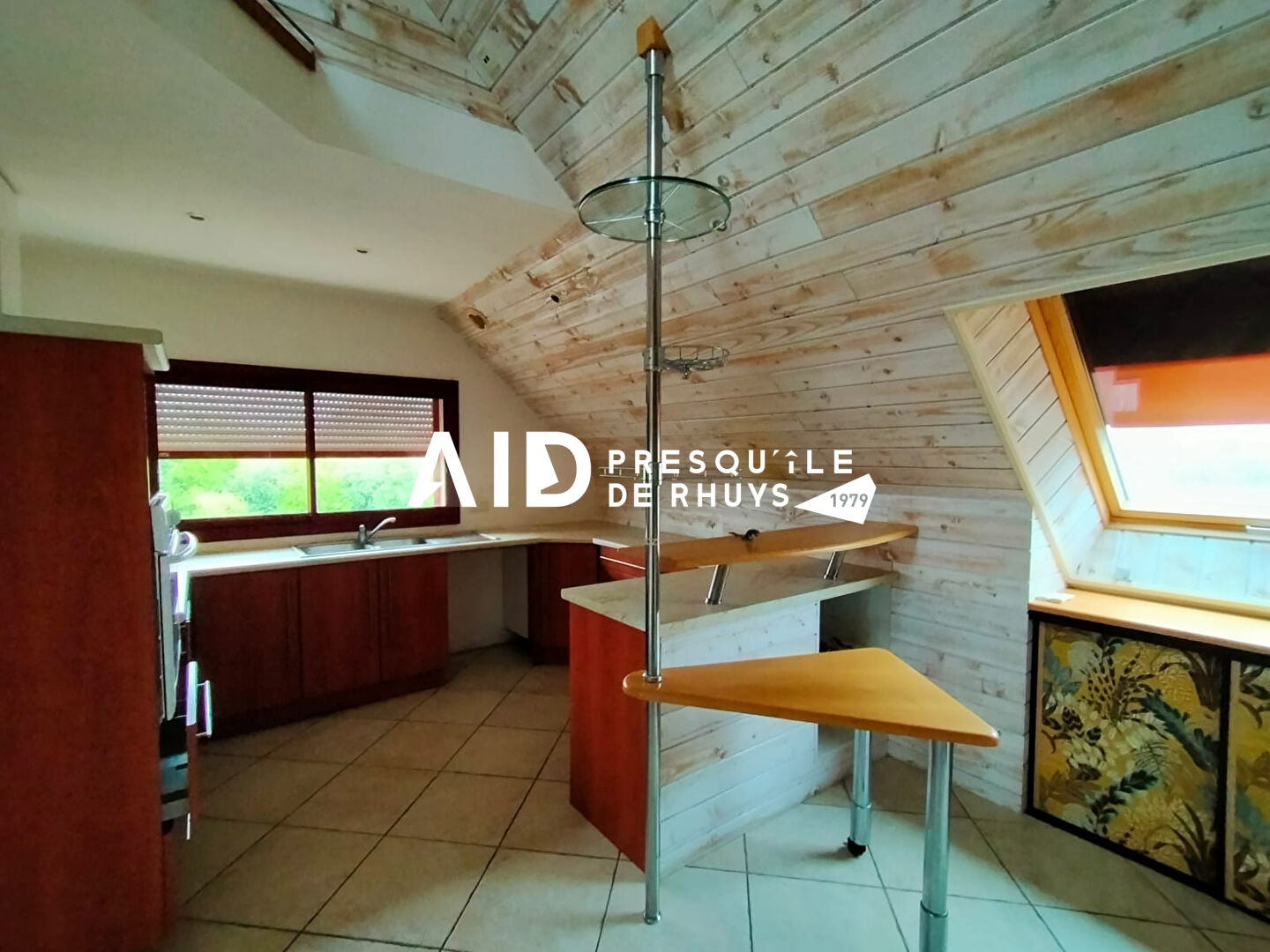 Photo A LOUER APT T4 AU PREMIER ETAGE D'UNE MAISON INDIVIDUELLE image 2/6