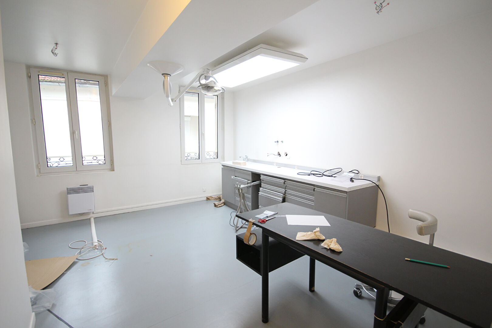 Photo Immeuble idéal pour bureaux, professions libérales ou commerces à Pont-Sainte-Maxence image 2/6