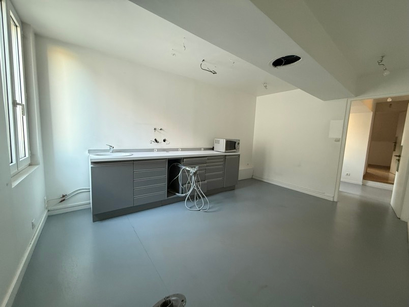 Photo Immeuble idéal pour bureaux, professions libérales ou commerces à Pont-Sainte-Maxence image 6/6