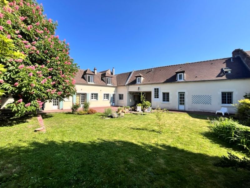 Photo Belle Propriété de charme avec dépendance attenante aménagée image 1/6