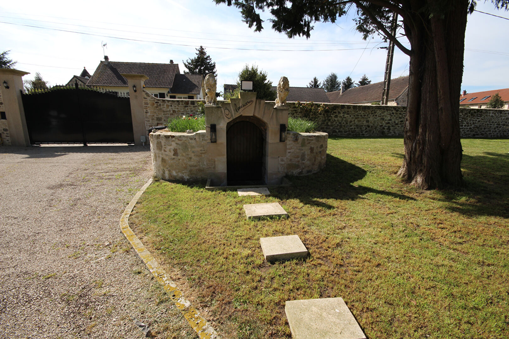 Photo Longère en pierres, axe SENLIS- CREPY EN VALOIS image 2/6