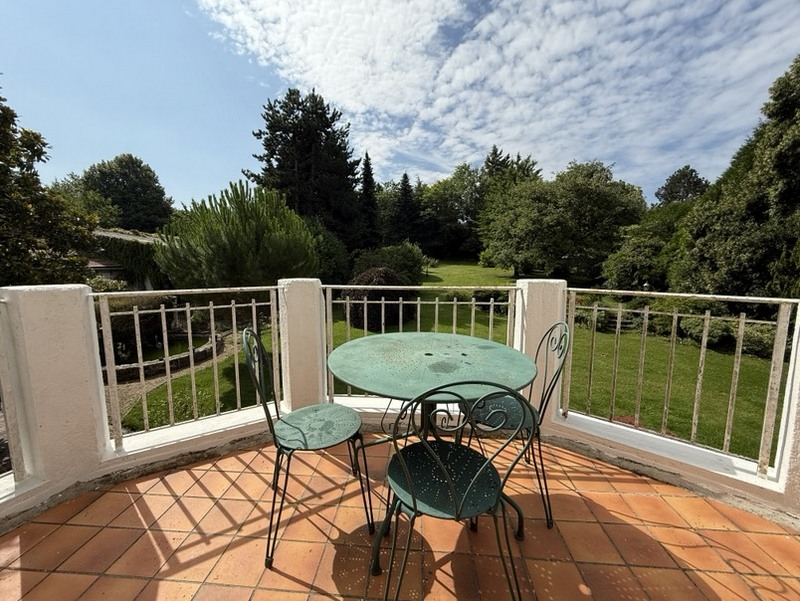 Photo Ensemble immobilier de caractère sur parc paysager avec piscine et dépendances ? Secteur Senlis image 6/6