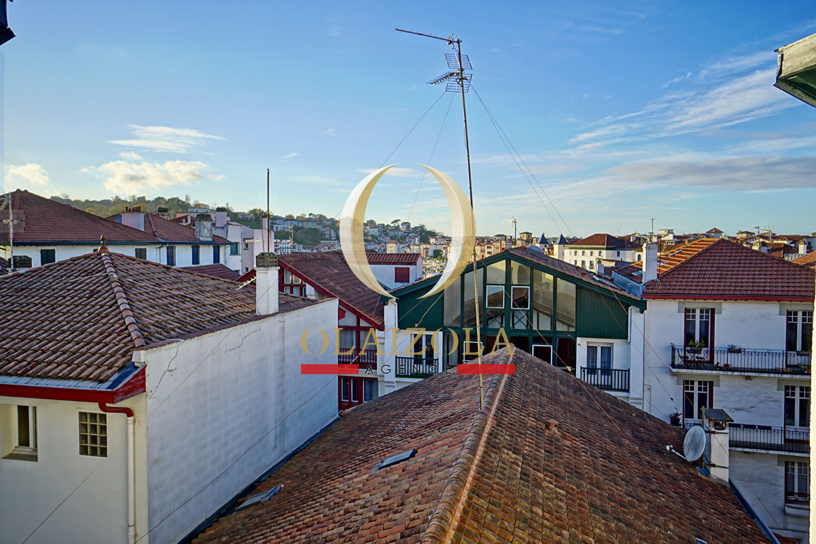 SAINT JEAN DE LUZ - Quartier des halles - Élégance et Charme au Dernier Étage