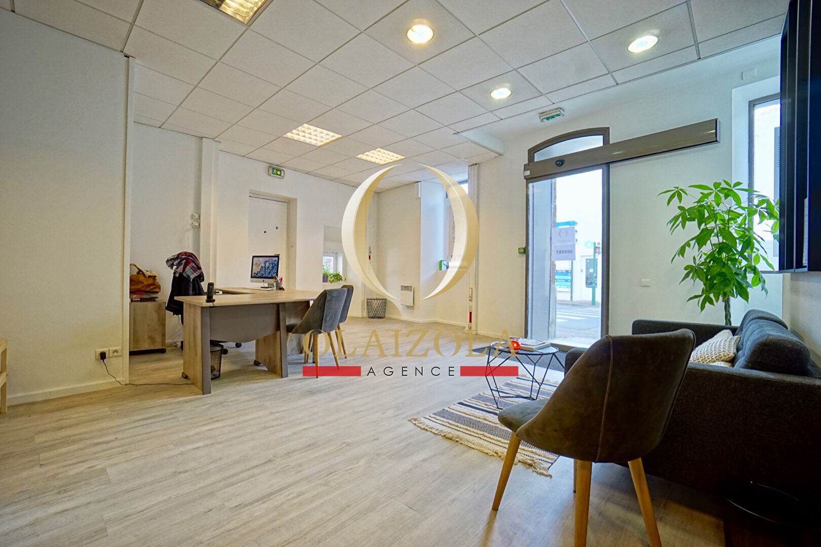 Photo SAINT-PÉE-SUR-NIVELLE - Immeuble au coeur du bourg, avec grand potentiel d'aménagement image 3/6