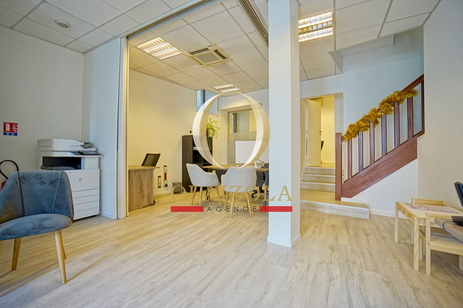 Photo SAINT-PÉE-SUR-NIVELLE - Immeuble au coeur du bourg, avec grand potentiel d'aménagement image 4/6