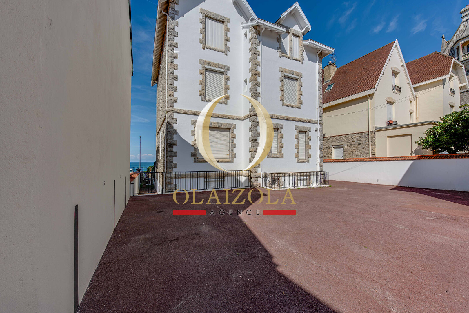 BIARRITZ - Appartement 2 pièces avec terrasse et parking, quartier impérial