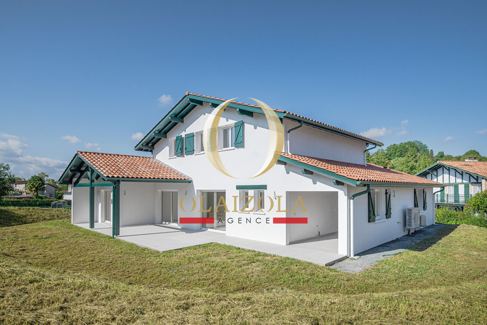 Photo VILLEFRANQUE / BOURG - Belle maison neuve tout confort dans le bourg. image 1/6