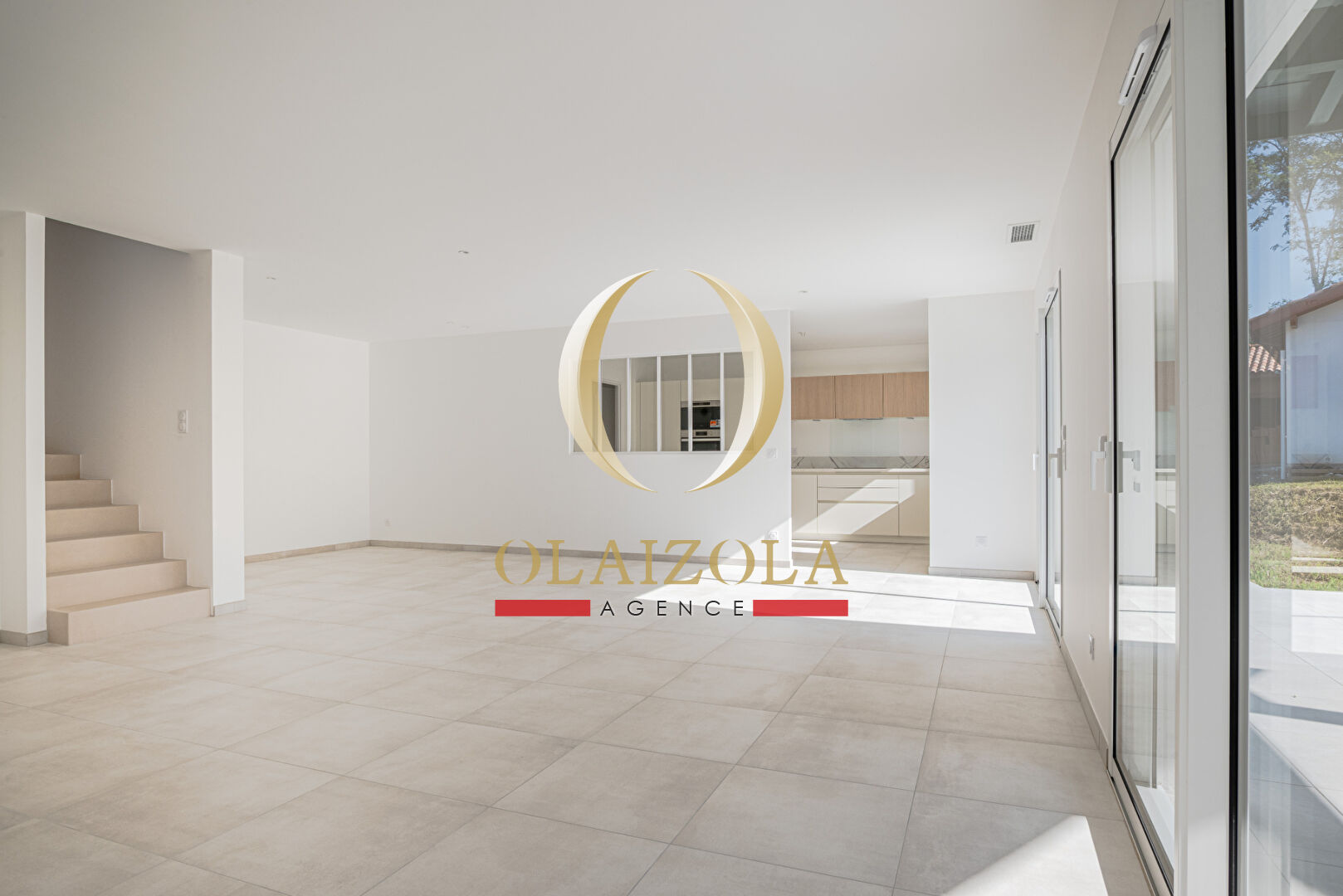 Photo VILLEFRANQUE / BOURG - Belle maison neuve tout confort dans le bourg. image 2/6