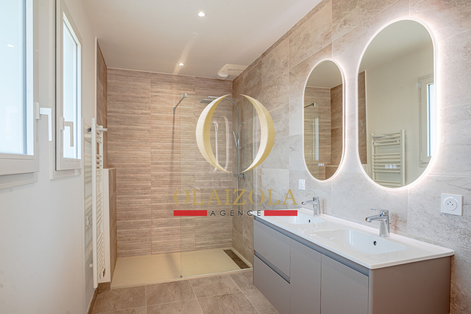 Photo VILLEFRANQUE / BOURG - Belle maison neuve tout confort dans le bourg. image 4/6