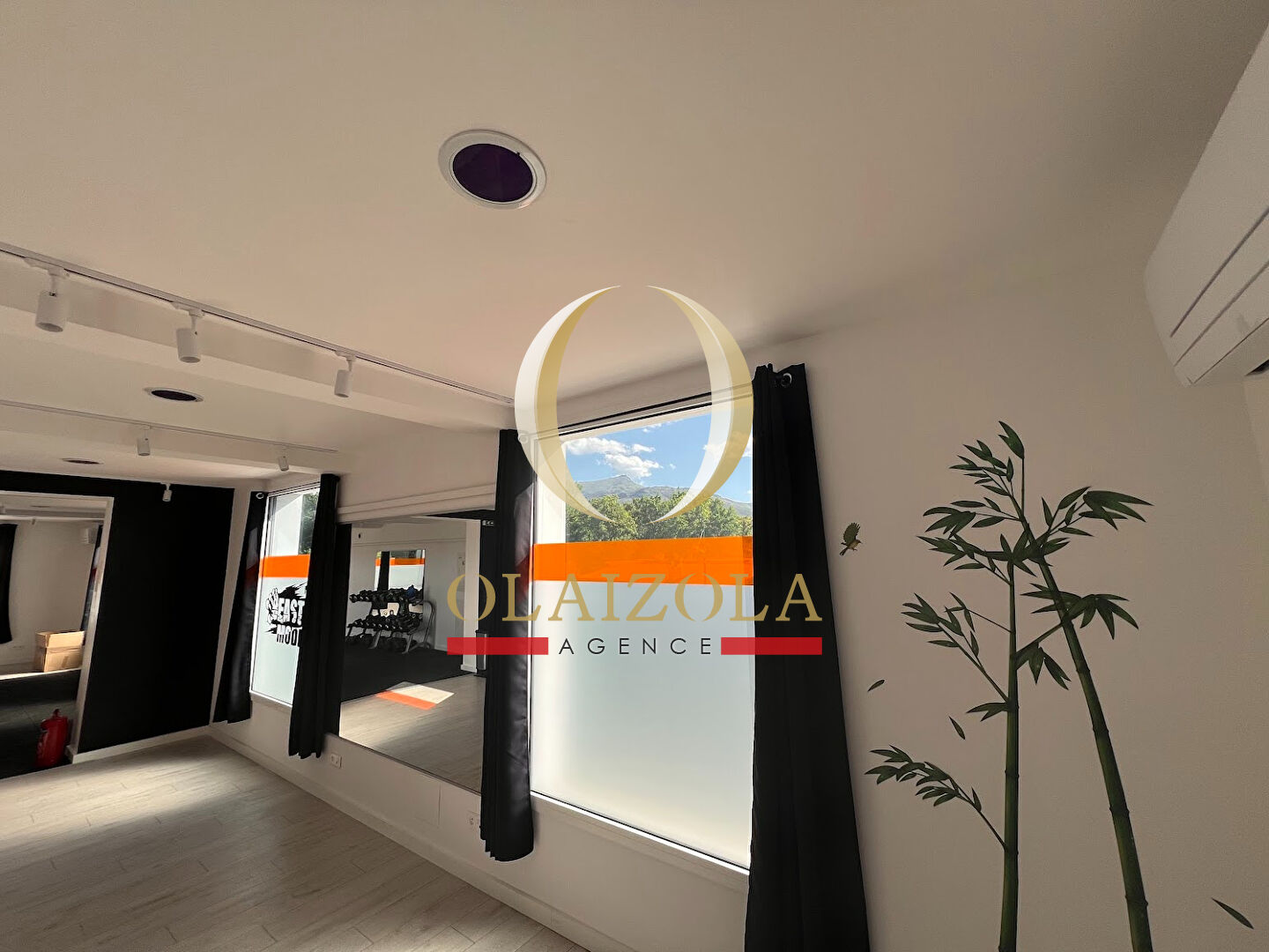 ASCAIN -MURS:Local d'activité :41 m2 aménagé,