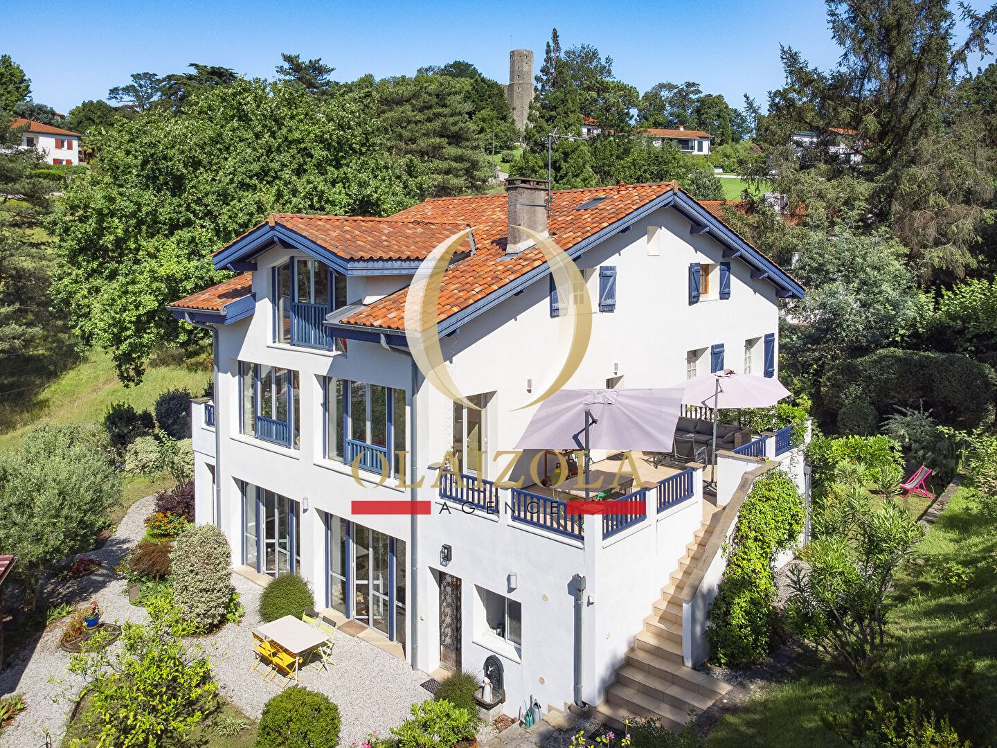 CIBOURE - Maison de charme avec vue mer sur la colline de Bordagain