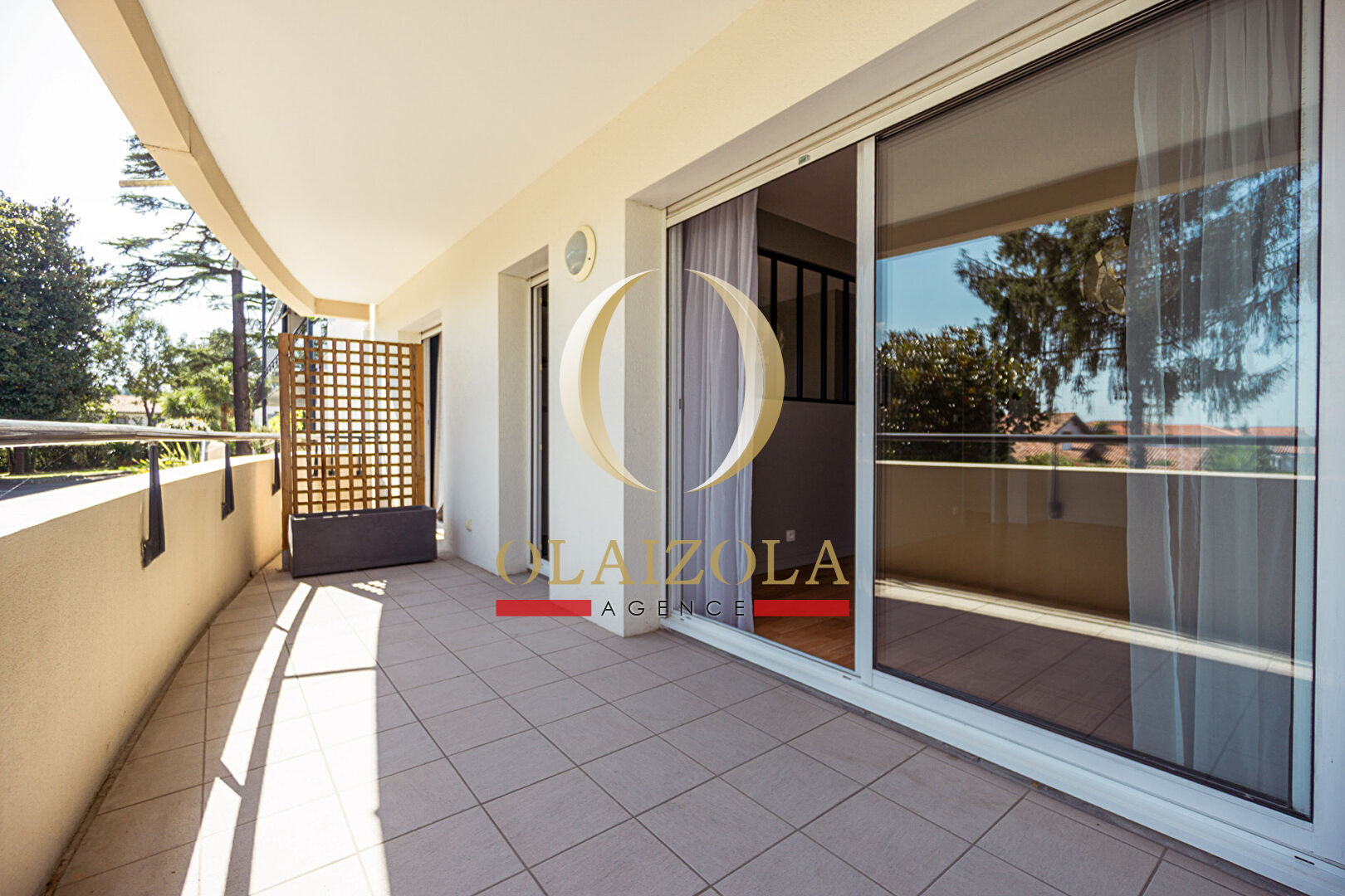 Photo ANGLET - Appartement T2 avec terrasse et parking dans résidence calme. image 2/6