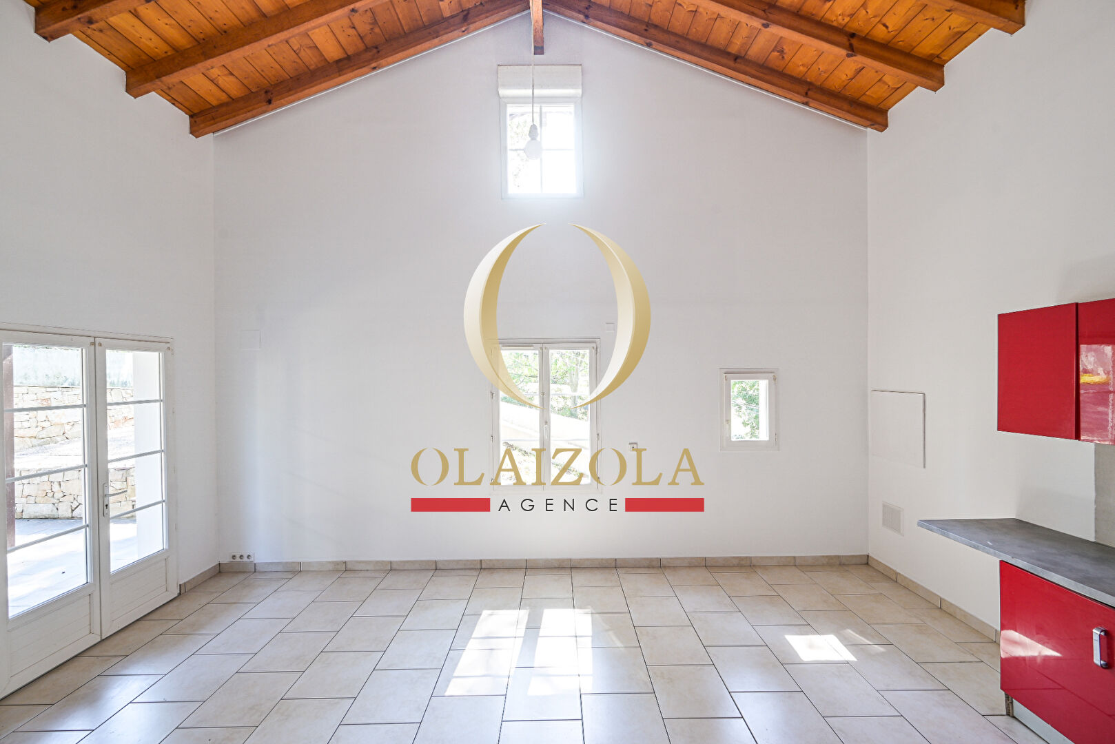 Photo SAINT PÉE SUR NIVELLE / BOURG - Maison évolutive avec jardin dans quartier calme. image 4/6