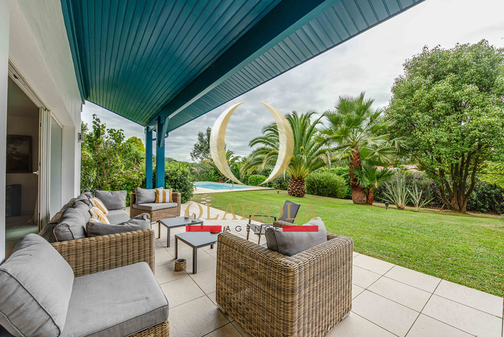 Photo ARCANGUES - Villa pleine de charme avec piscine et garage. image 5/6