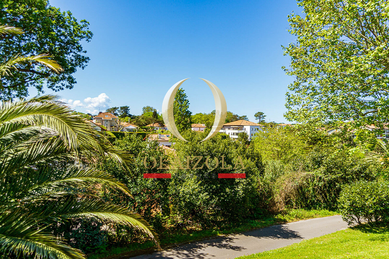 Photo ANGLET,  Appartement T3 avec loggias et garage en sous-sol dans résidence calme. image 3/6
