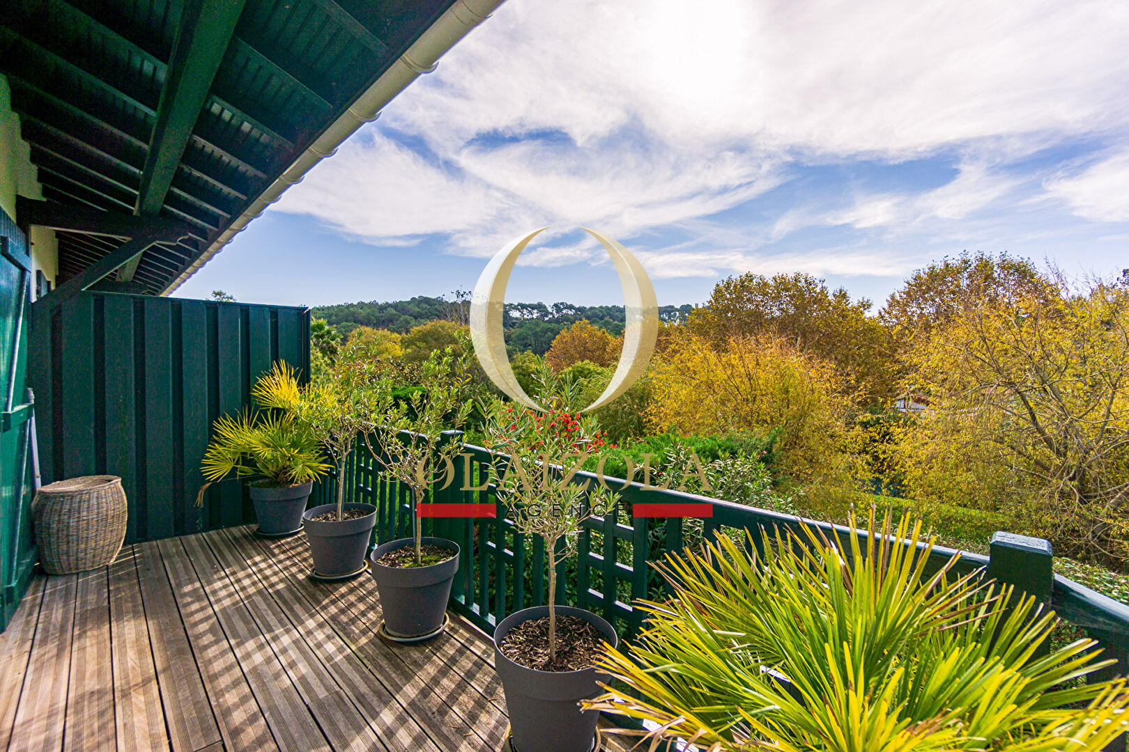 BIDART LIMITE BIARRITZ : Appartement lumineux avec terrasse et garage entre lac et océan.