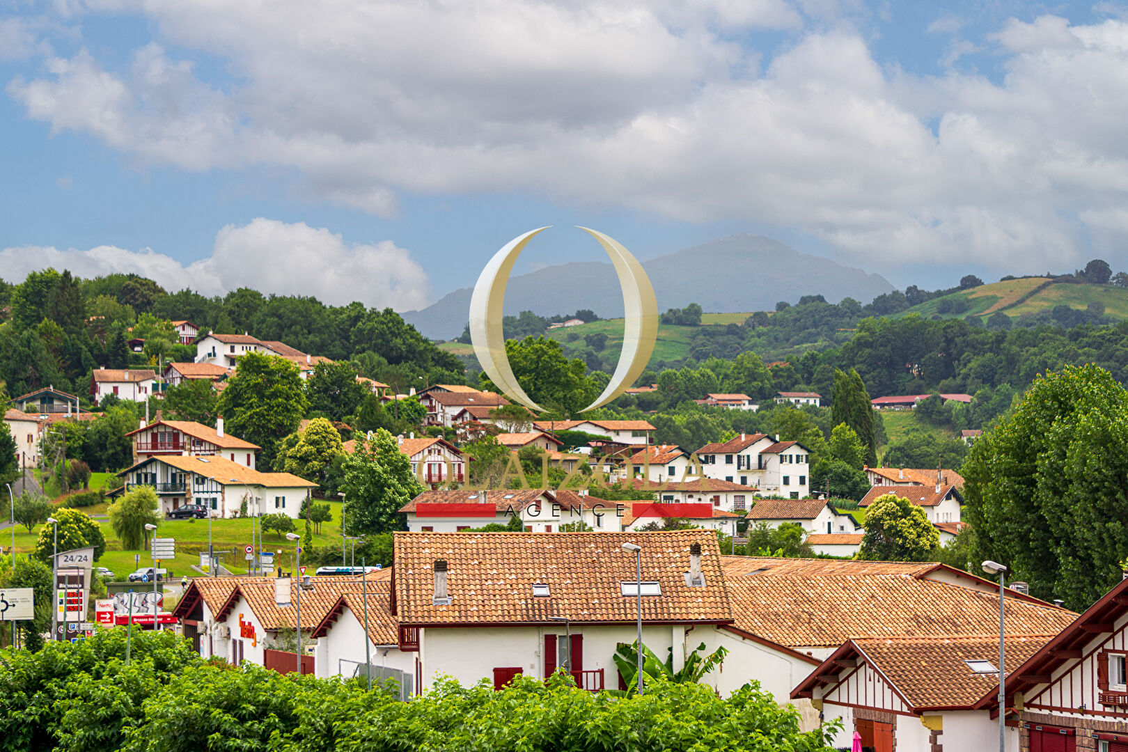 SAINT-PÉE-SUR-NIVELLE - Appartement en duplex