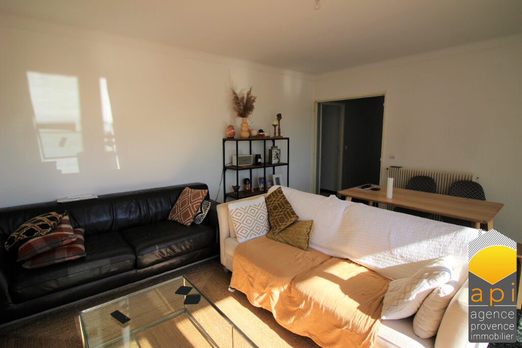 Photo BEAU T5 AVEC GRAND BALCON ET DOUBLE GARAGE ! image 2/5