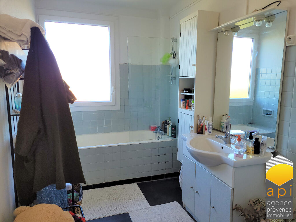 Photo BEAU T5 AVEC GRAND BALCON ET DOUBLE GARAGE ! image 4/5