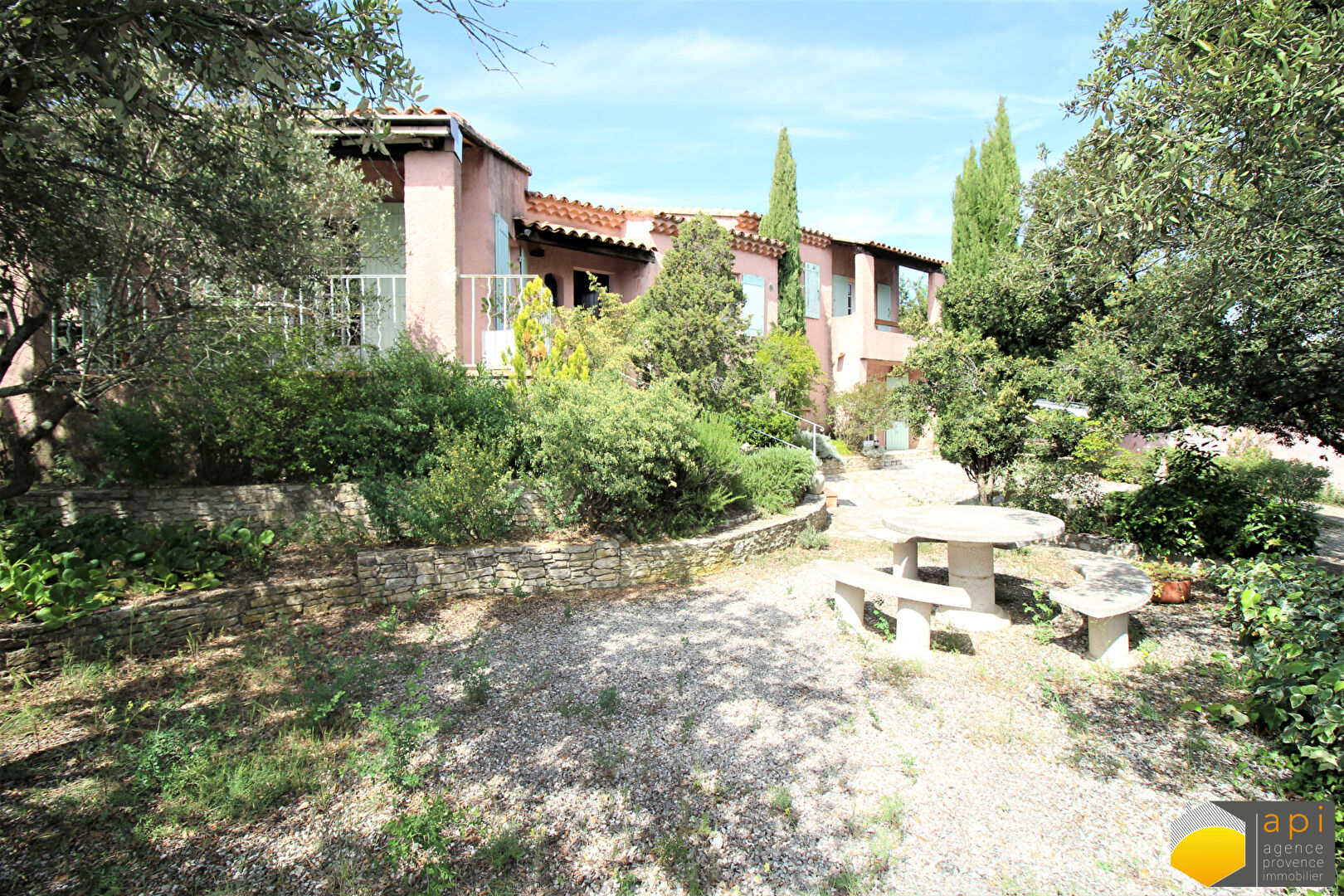 JOLIE VILLA AVEC PISCINE - BEL ENVIRONNEMENT