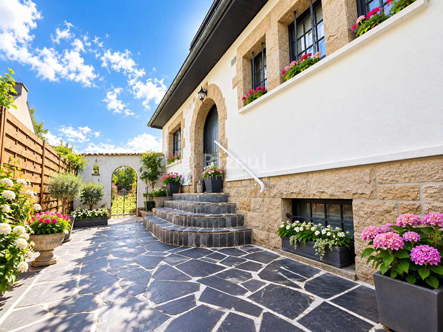 Agence immobilière de AGENCE BIZEUL ST MALO