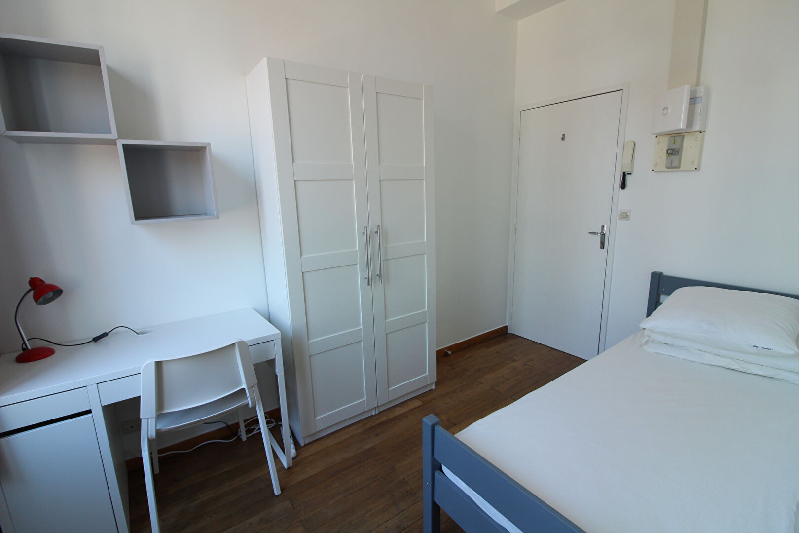 Studio meublé et entièrement rénové à louer à Angers quartier Saint Serge