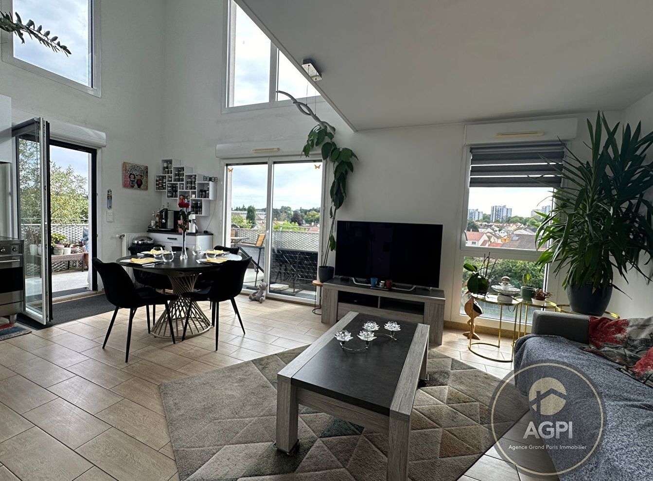 Photo A vendre  en exclusivité Duplex de 5 pièces avec Terrasse ensoleillée; Parking, Cave image 6/6