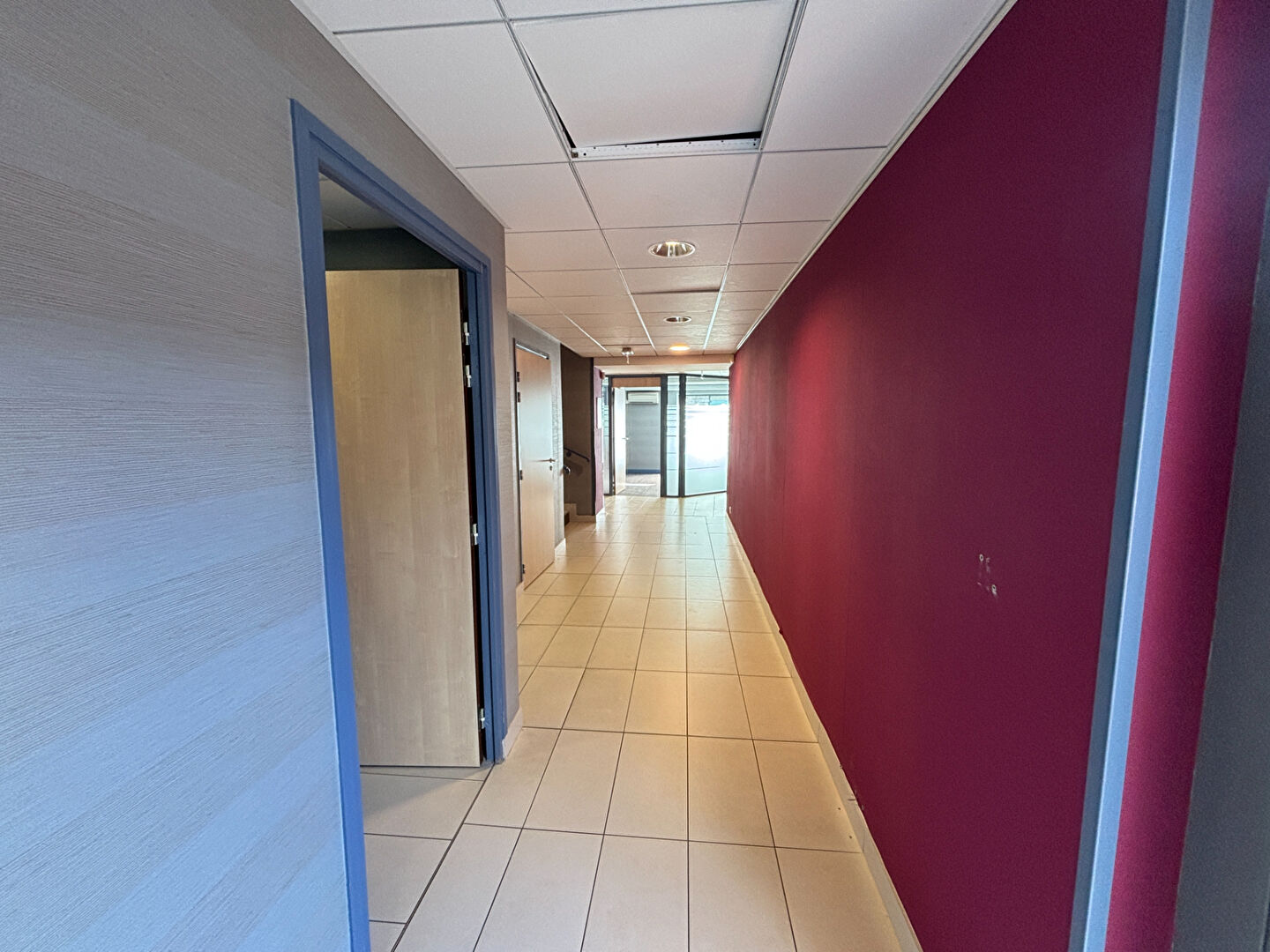 Photo Immeuble Ablis sur 2 niveaux + Grenier + sous sol image 2/6