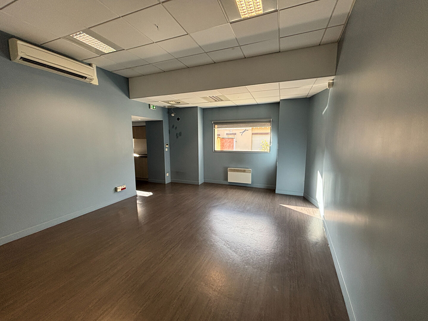 Photo Immeuble Ablis sur 2 niveaux + Grenier + sous sol image 4/6