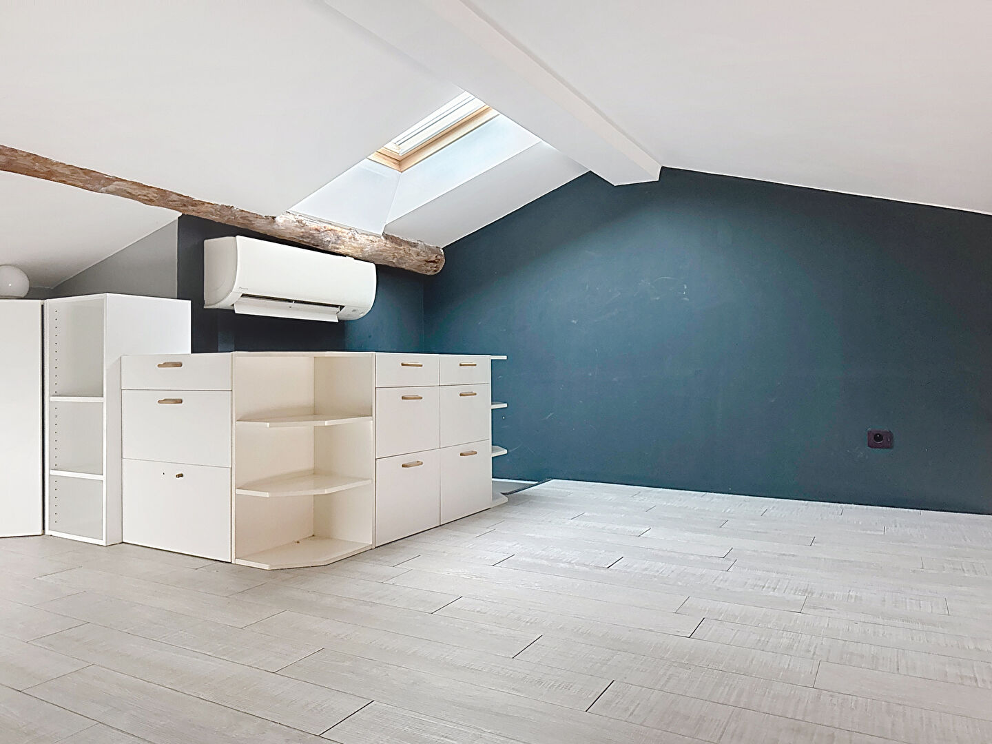 Photo Appartement Aix En Provence T2 bis de 45.65 m2 avec mezzanine et cave image 5/6