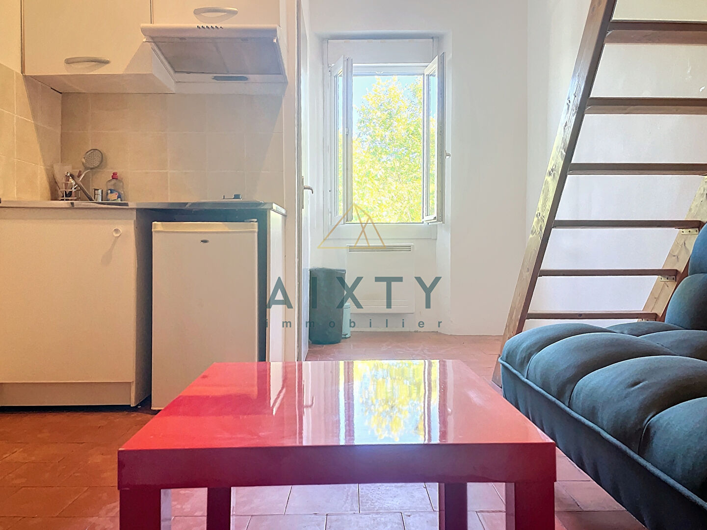 Photo Studio 13.90m2, avec mezzanine, VELAUX image 2/6