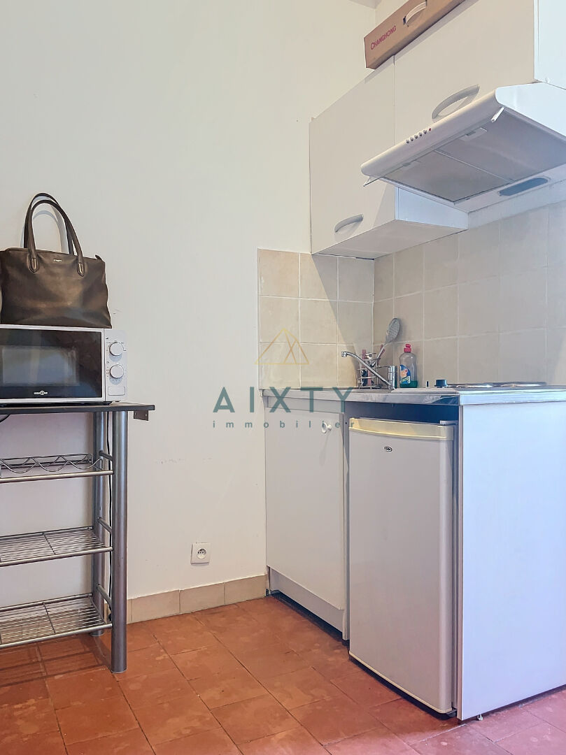 Photo Studio 13.90m2, avec mezzanine, VELAUX image 3/6