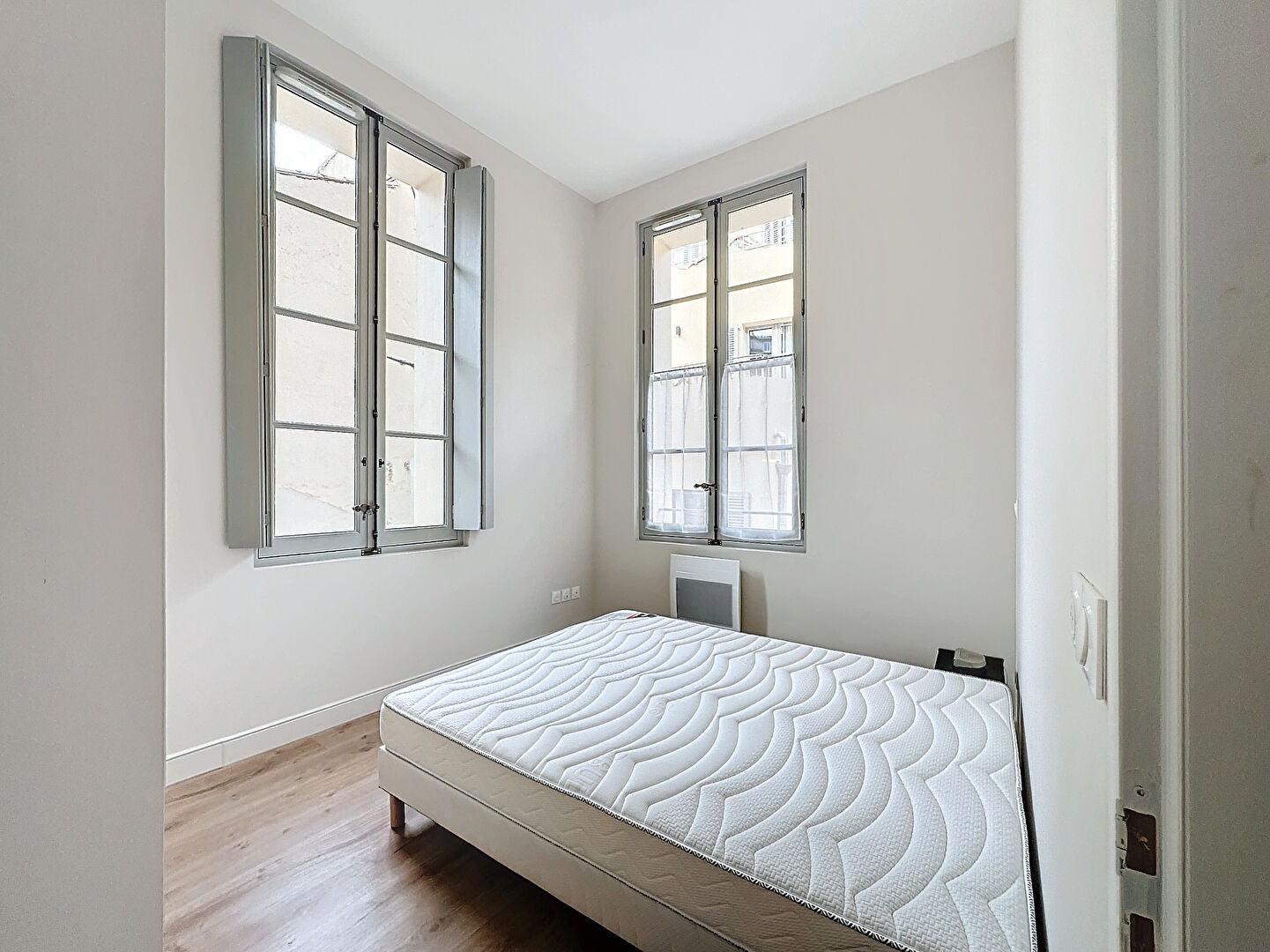 Photo Charmant T3 meublé refait à neuf - Aix En Provence - 84.06 m2 image 3/5