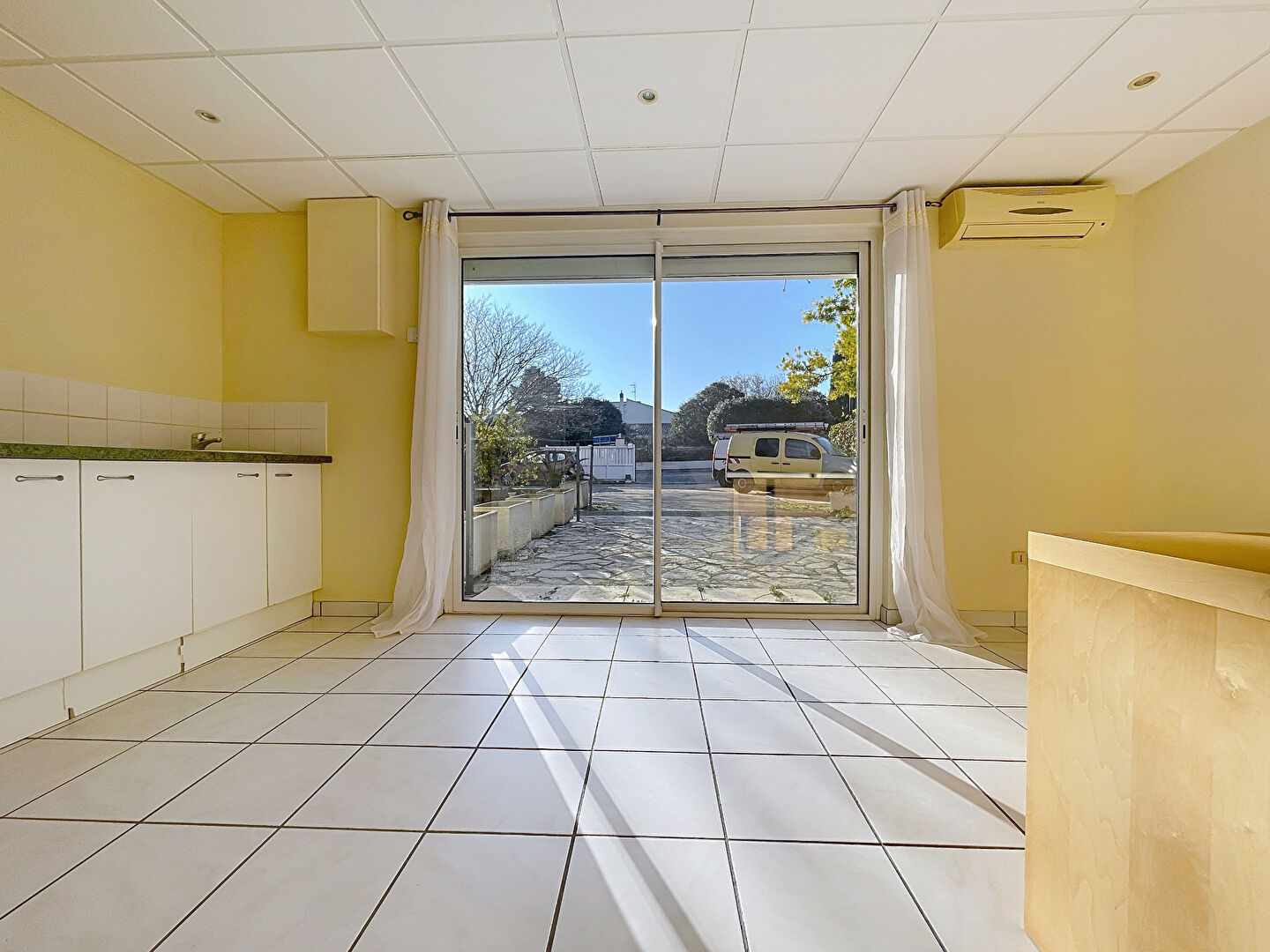 Photo Velaux - Local Professionnel - 19.62m2 image 5/6