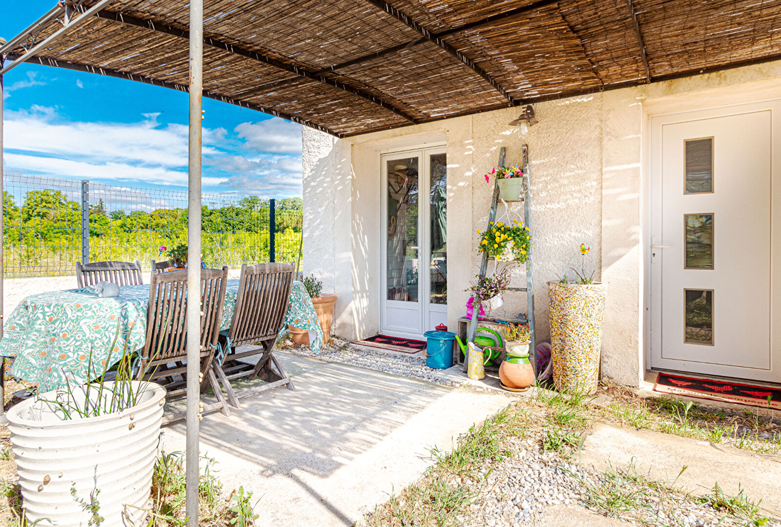 Jolie maisonnette type 2  rénovée en pleine campagne de Velaux